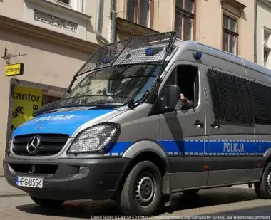Motocyklista jechał na jednym kole przez Krosno. Stracił prawo jazdy