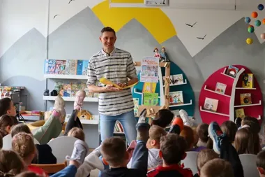Rafał Witek rozkręcił literacką zabawę w Krośnieńskiej Bibliotece
