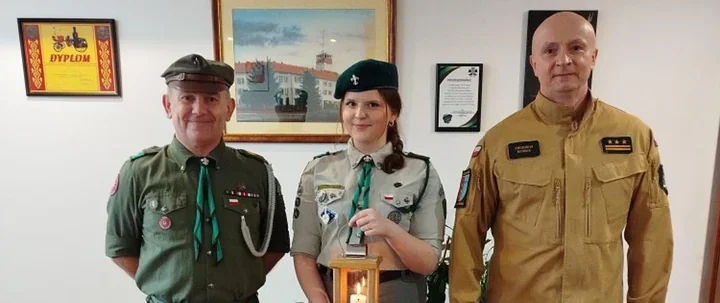 Betlejemskie Światło Pokoju dotarło do Komendy PSP w Krośnie