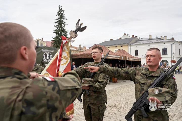 91 nowych terytorialsów złożyło przysięgę na krośnieńskim Rynku