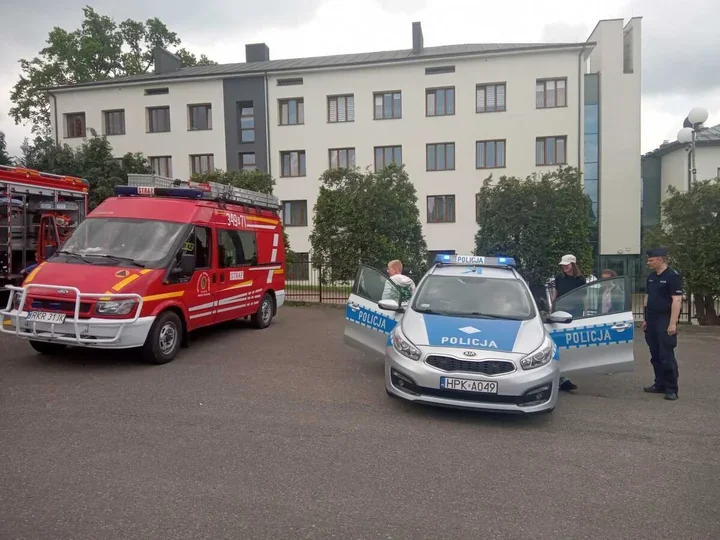 Radiowóz przyciągnął dzieci na Michaylandzie - policjanci pokazali sprzęt