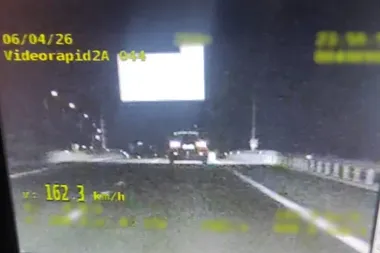 W Miejscu Piastowym pędził 162 km/h - recydywa podbiła karę