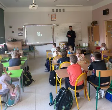 W Krośnie policjanci ostrzegli uczniów - jeden błąd może skończyć się w sądzie