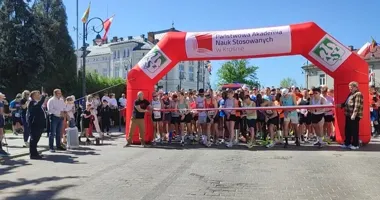 Ponad 300 uczestników na starcie - policja zamknęła trasę biegu w Krośnie